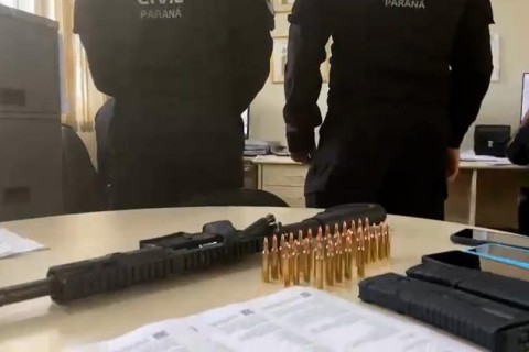Procurado pela Interpol é preso com fuzil e drogas em Foz do Iguaçu