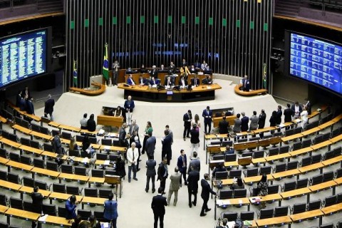 Lula veta aumento de número de deputados na Câmara Federal