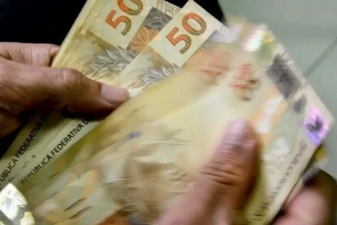 Isenção de IR para quem ganha até R$ 5 mil entra em vigor