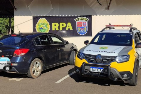 Veículo roubado em 2015 no RS é recuperado pela PM em Francisco Beltrão.