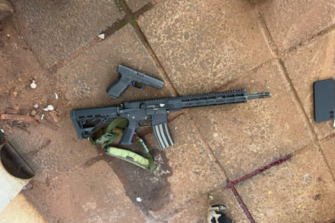Criminoso disfarçado de policial morre em assalto a cambista em Ciudad del Este