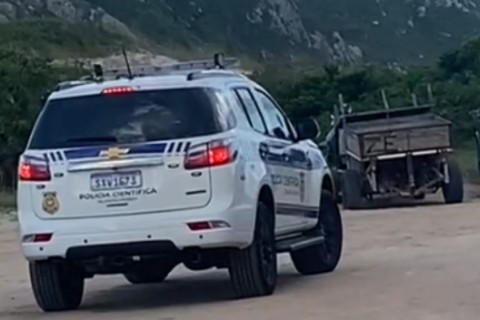 Corpo em mala encontrado em praia de Florianópolis era de homem e tinha cabeça desmembrada