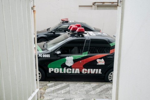 Delegado vê indícios de surto em mãe acusada de crime bárbaro contra a filha de 2 anos em SC